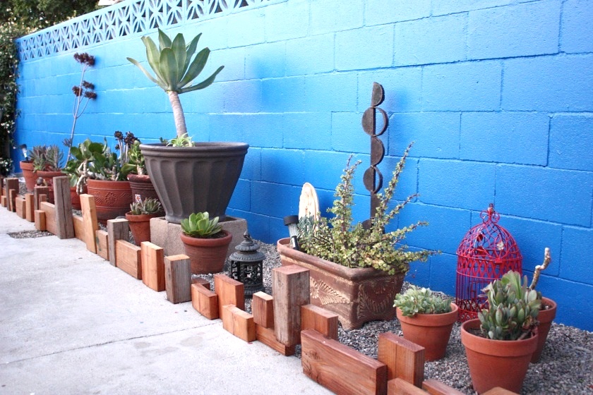 6-frida-kahlo-blue-patio-wall